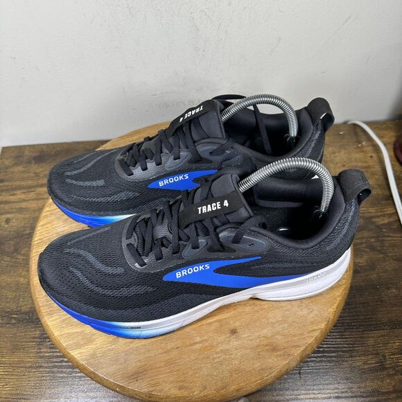 Athletic_Shoes
